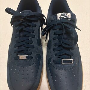 Nike Men's Dark Blue and White Sneakers